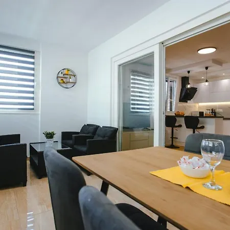 Apartment Bozic Omis